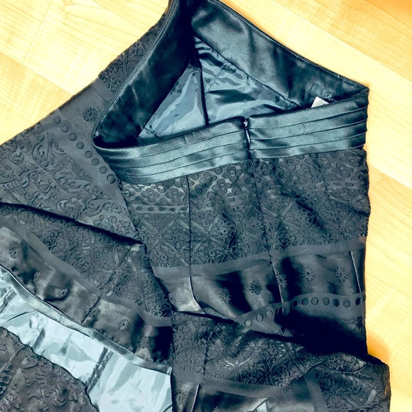 Roem Double Layer Sheer Textured Skirt - Picture 5 of 7